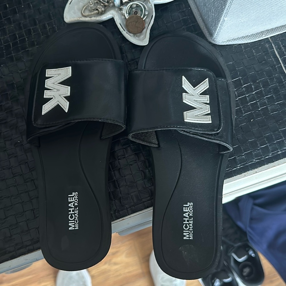 Size 6 MK slides.